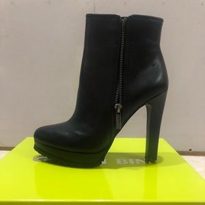 Gianni Bini booties